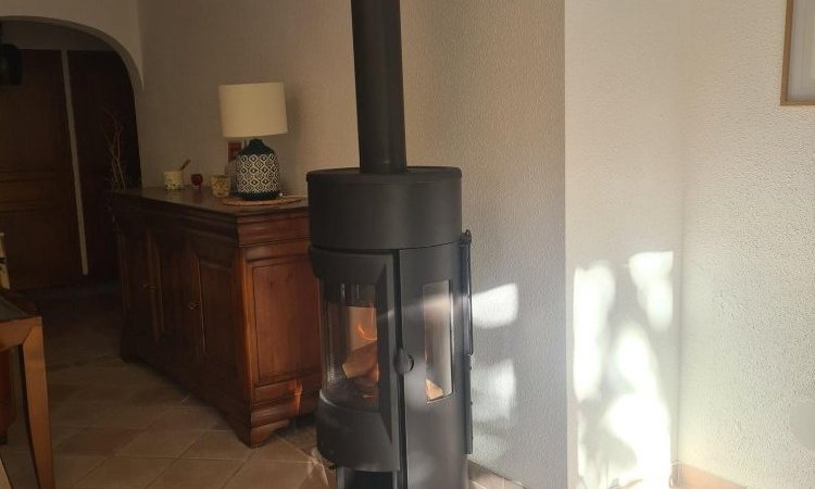 INSTALLATION D'UN POÊLE À BOIS À CÉRET